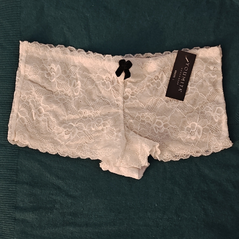 Youmita White Lace Boyshorts NWT - L